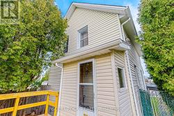 Enclosed rear 3-season entrance foyer -