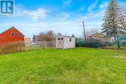Huge fenced rear yard for kids/grandkids or pets! -