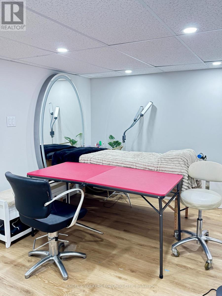 3449 Yonge Street, Toronto, ON