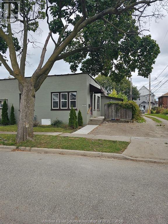 2316 Highland, Windsor, ON - Outdoor