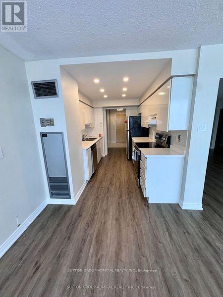 207 - 7 Townsgate Drive, Vaughan, ON - Indoor