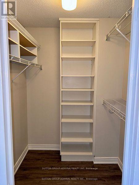 207 - 7 Townsgate Drive, Vaughan, ON - Indoor With Storage