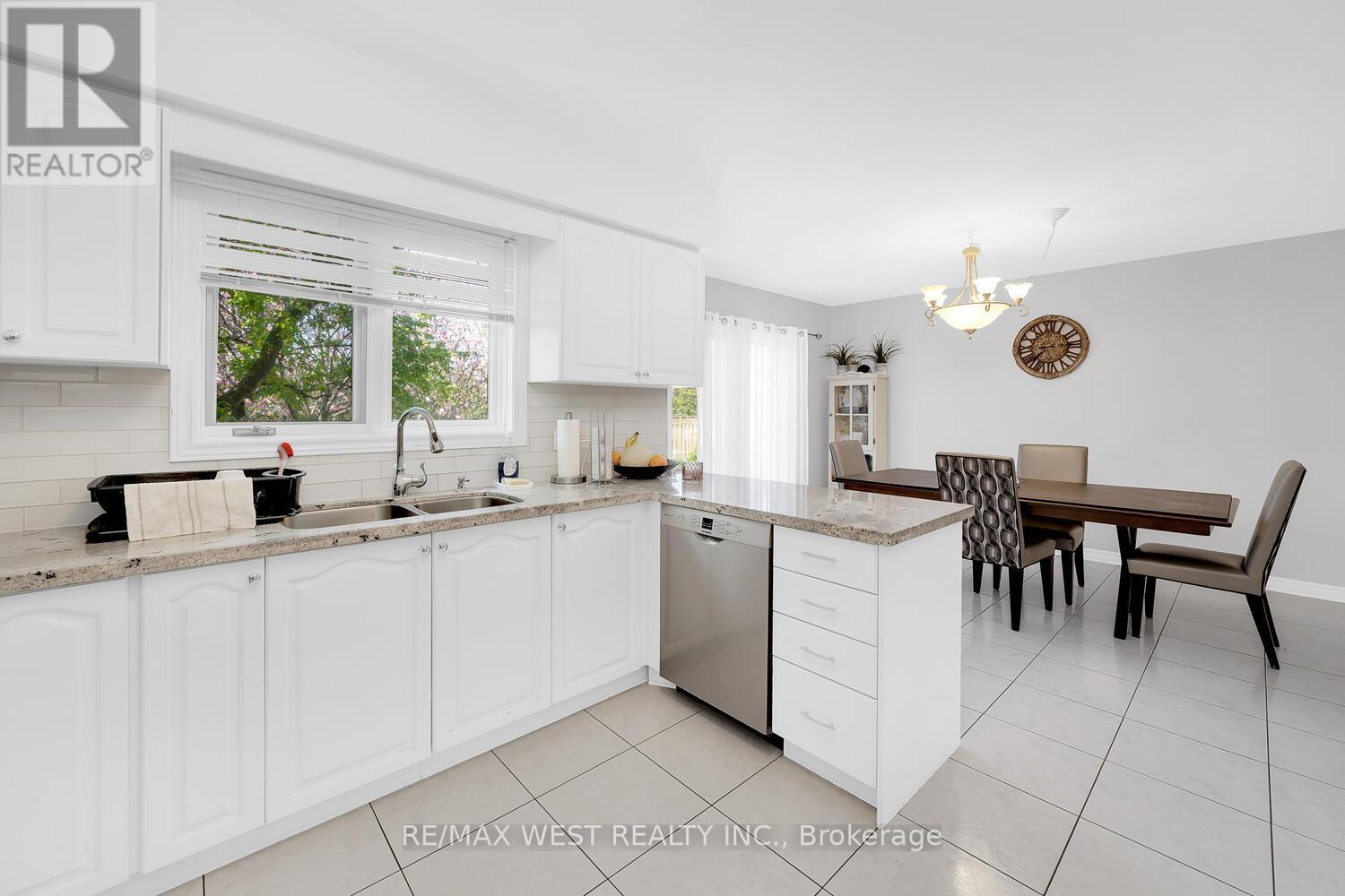 38 John Kline Lane, Vaughan, ON - Indoor Photo Showing Kitchen With Double Sink