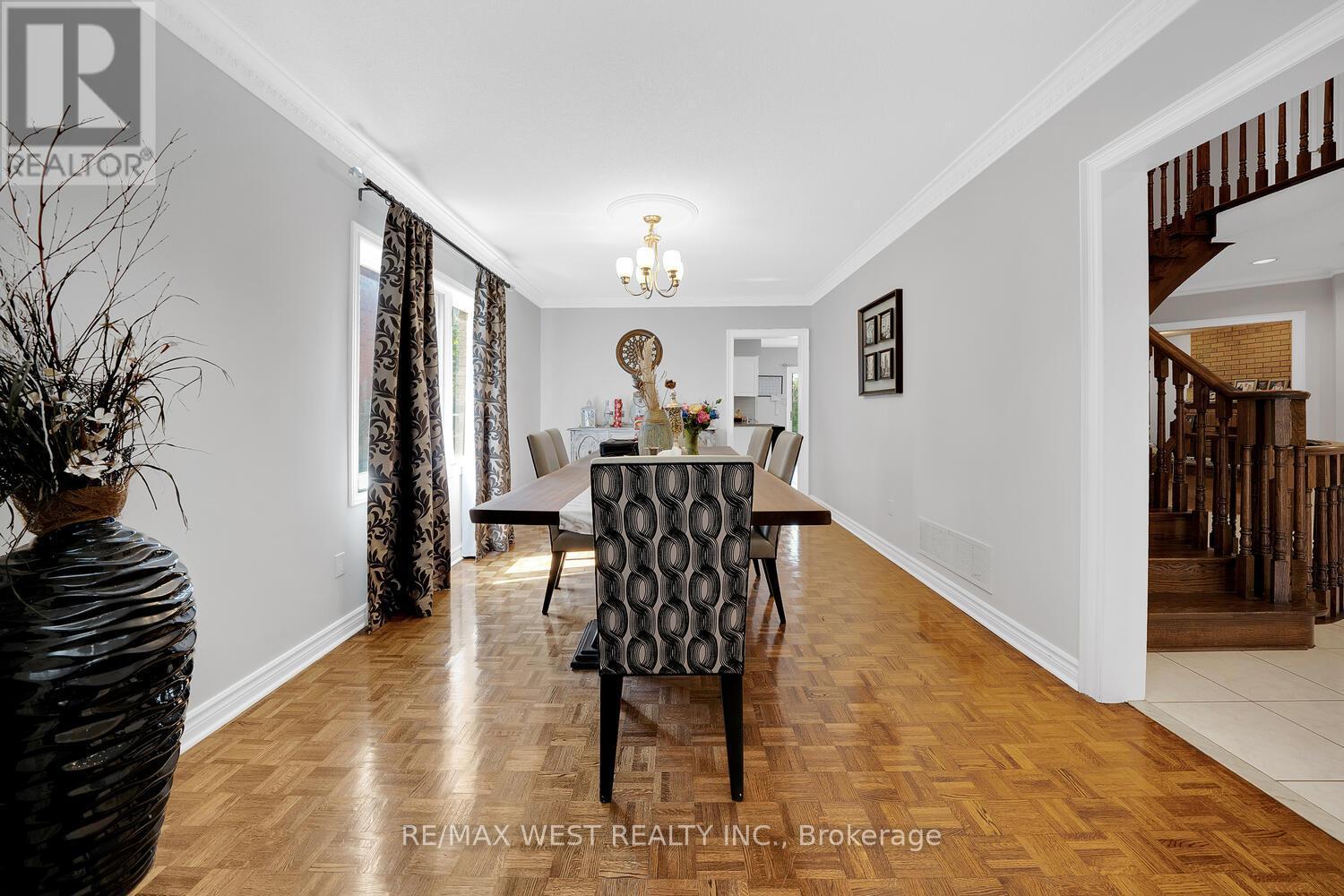 38 John Kline Lane, Vaughan, ON - Indoor Photo Showing Dining Room