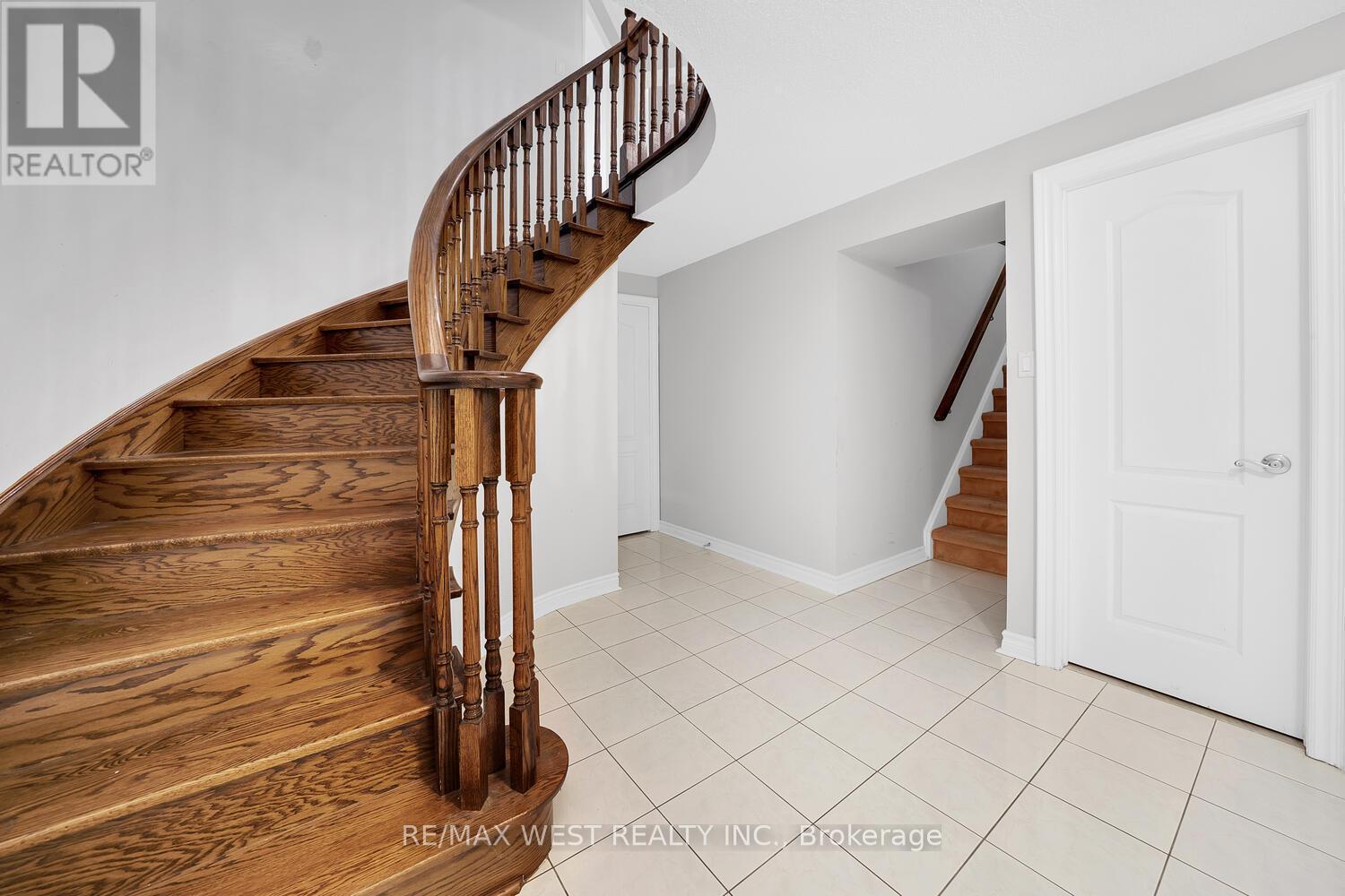 38 John Kline Lane, Vaughan, ON - Indoor Photo Showing Other Room