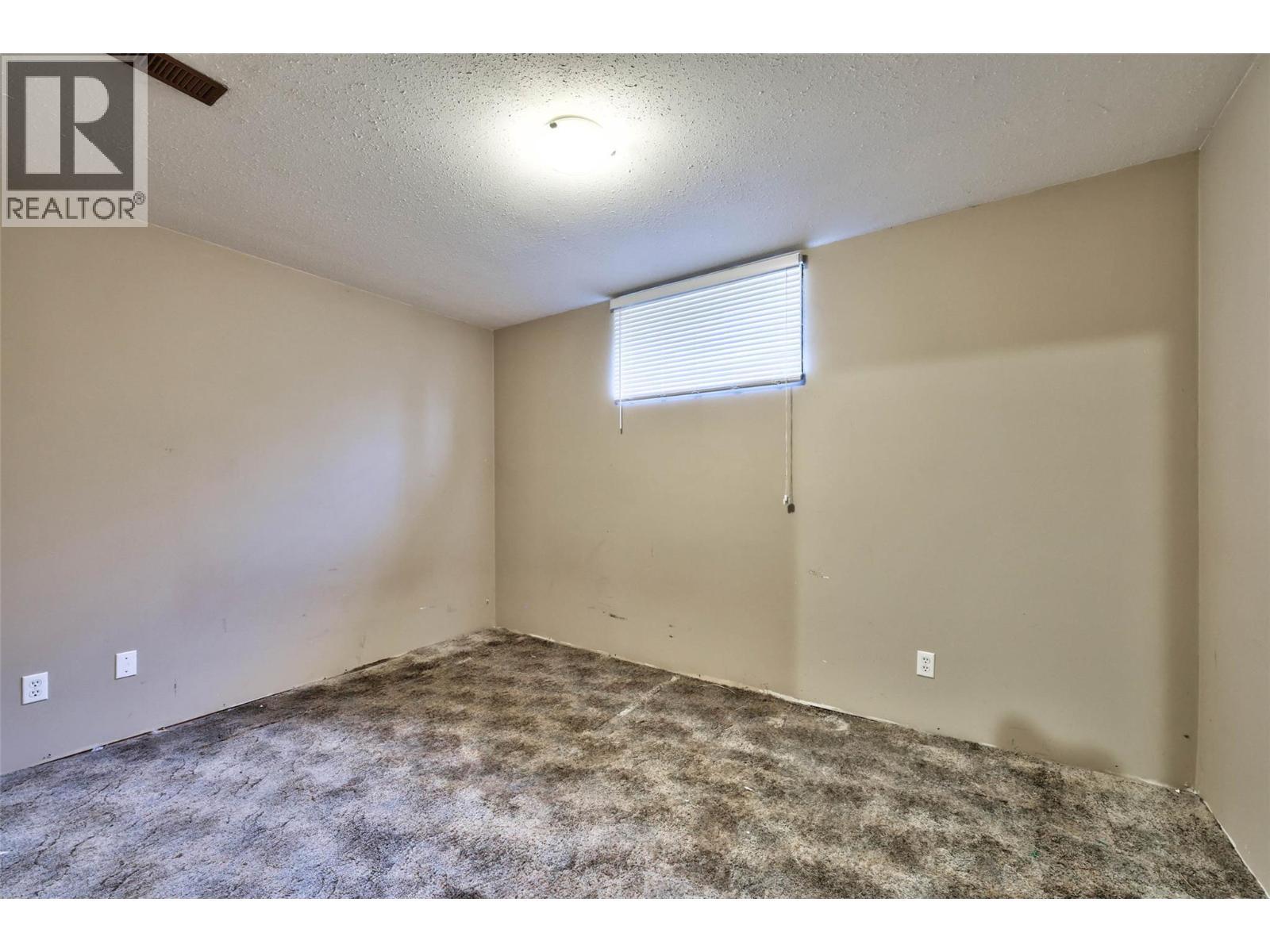 4154 Cameron Road, Kamloops, BC - Indoor