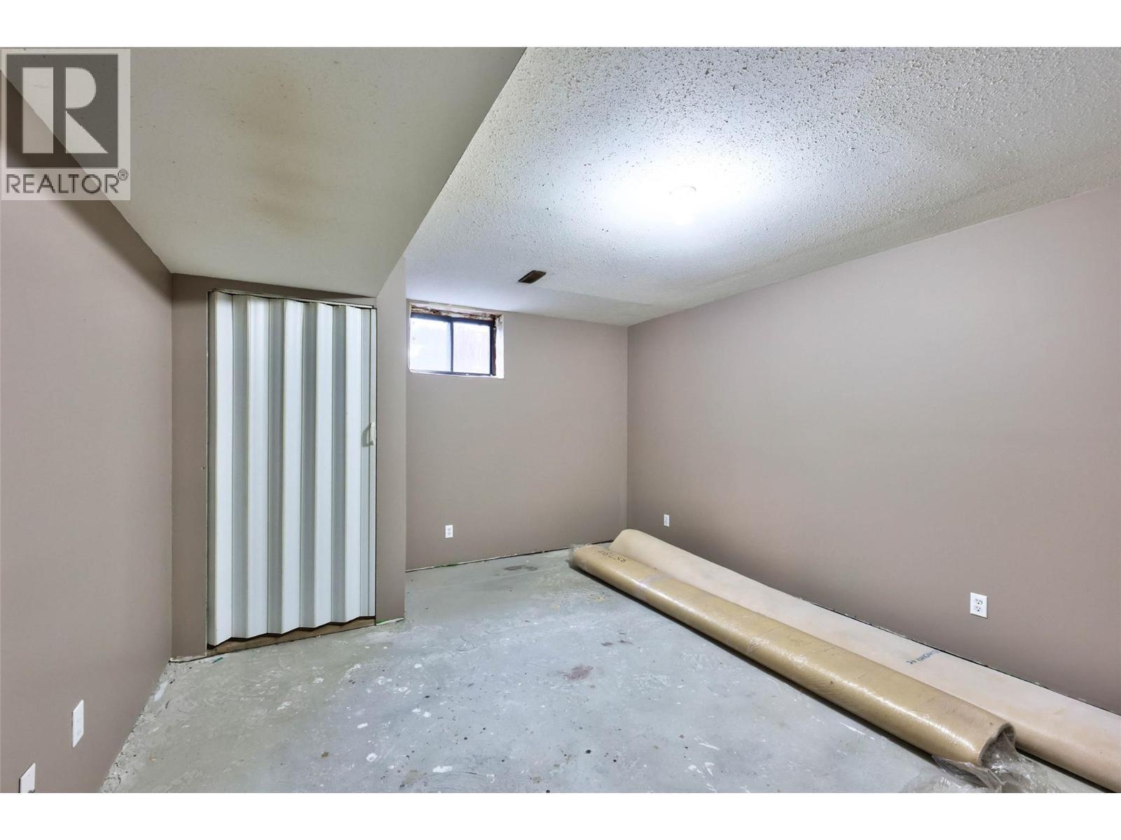 4154 Cameron Road, Kamloops, BC - Indoor
