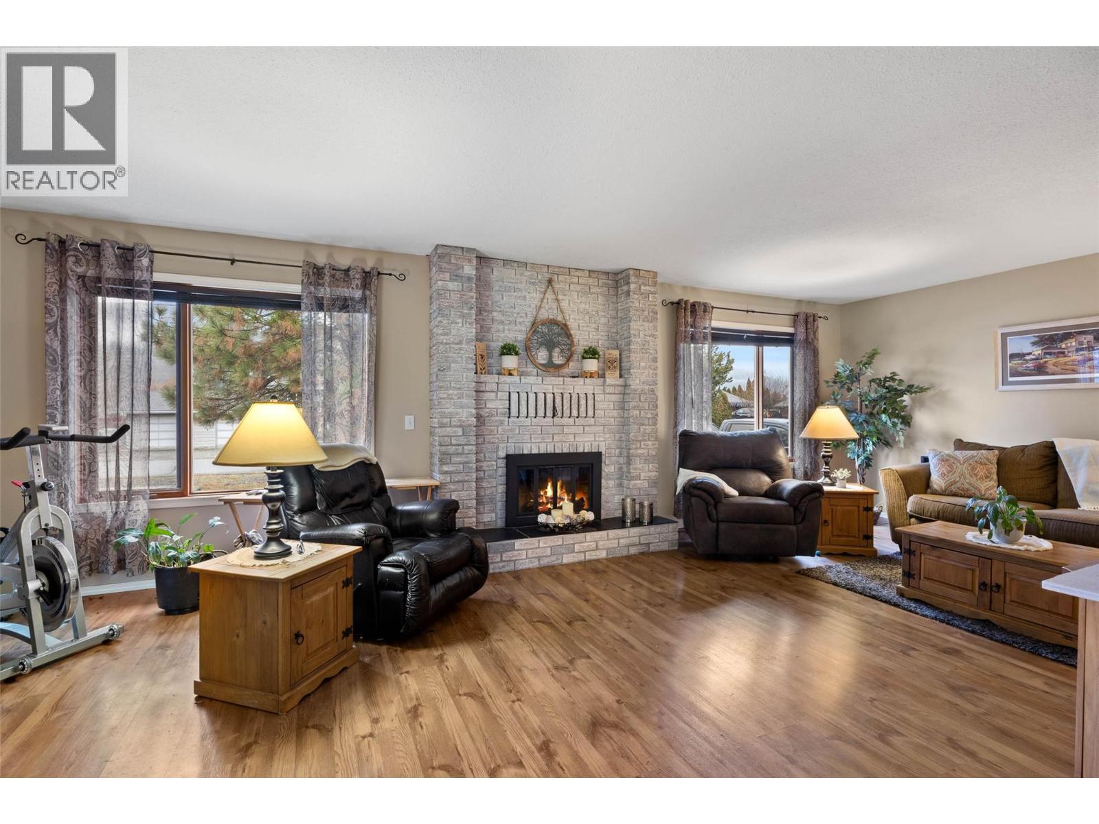 4154 Cameron Road, Kamloops, BC - Indoor Photo Showing Living Room With Fireplace