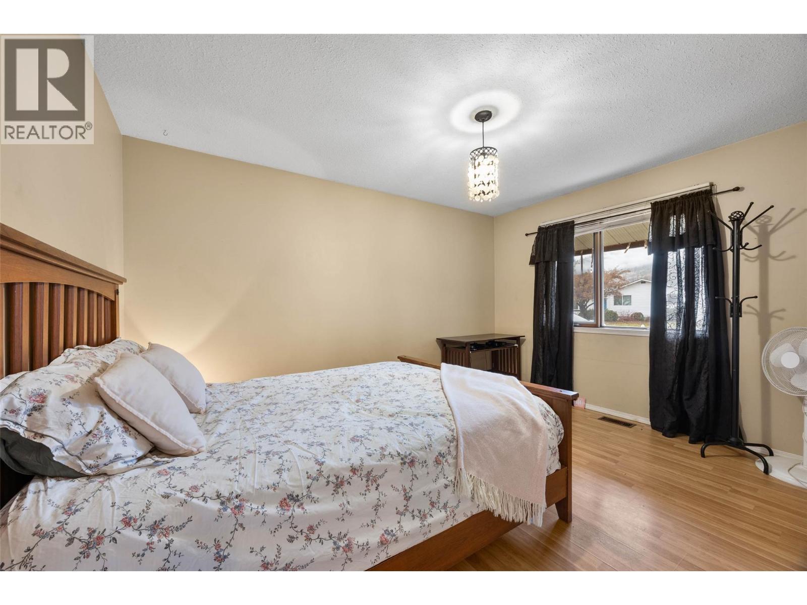 4154 Cameron Road, Kamloops, BC - Indoor Photo Showing Bedroom