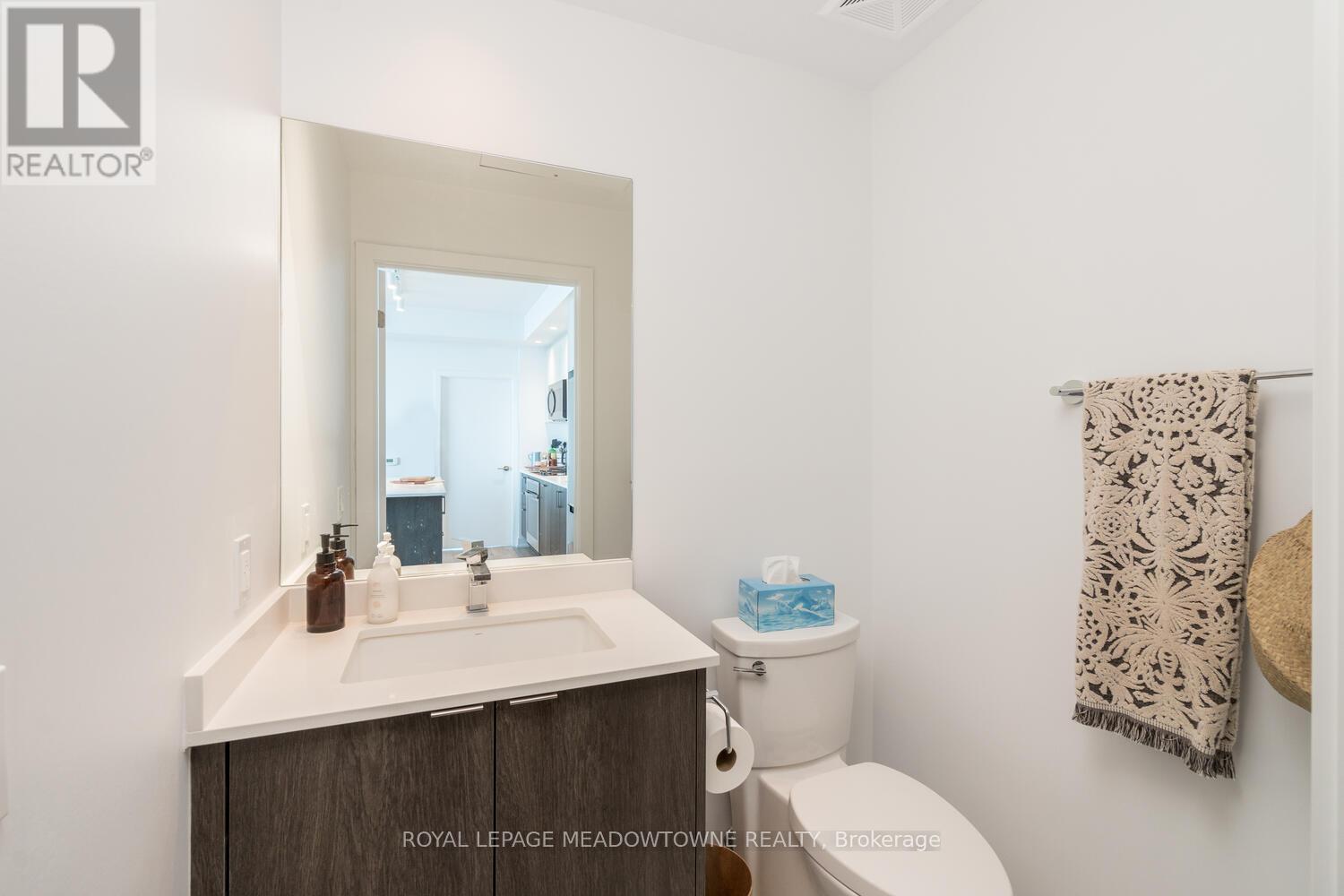 2307 - 1926 Lake Shore Boulevard W, Toronto, ON - Indoor Photo Showing Bathroom