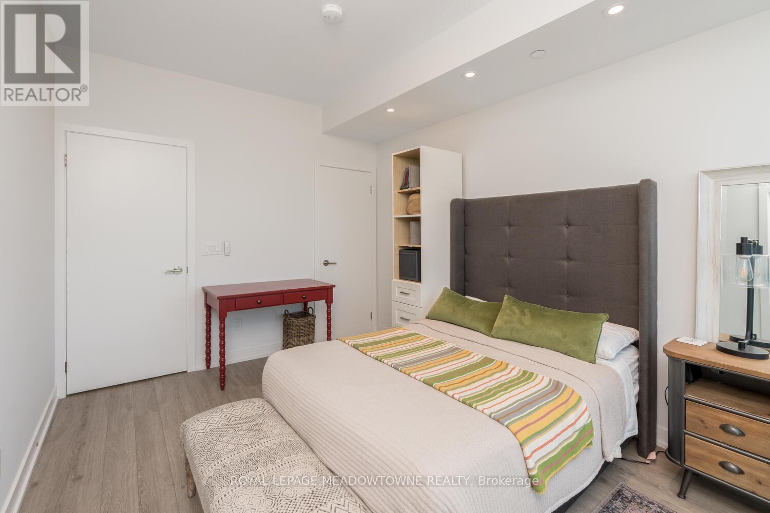 2307 - 1926 Lake Shore Boulevard W, Toronto, ON - Indoor Photo Showing Bedroom