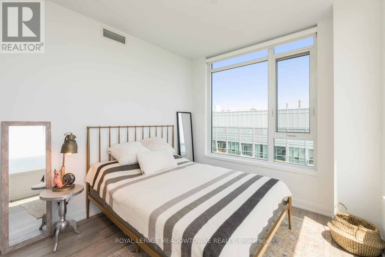 2307 - 1926 Lake Shore Boulevard W, Toronto, ON - Indoor Photo Showing Bedroom