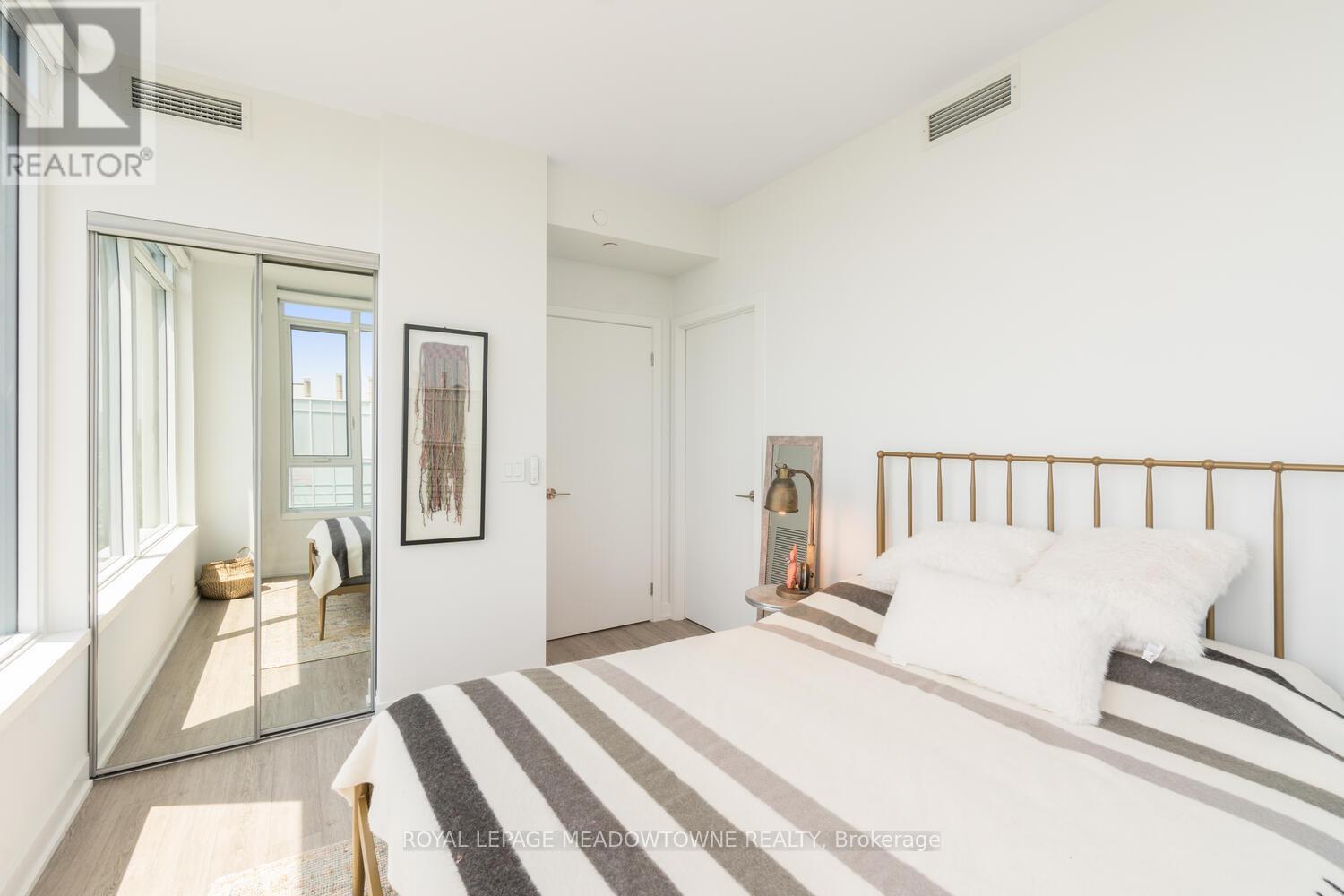 2307 - 1926 Lake Shore Boulevard W, Toronto, ON - Indoor Photo Showing Bedroom