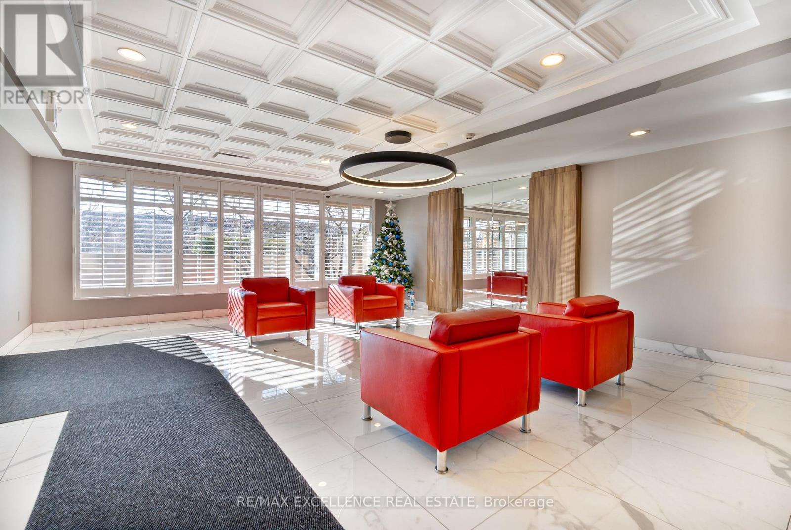 201 - 155 Hillcrest Avenue, Mississauga, ON - Indoor Photo Showing Other Room