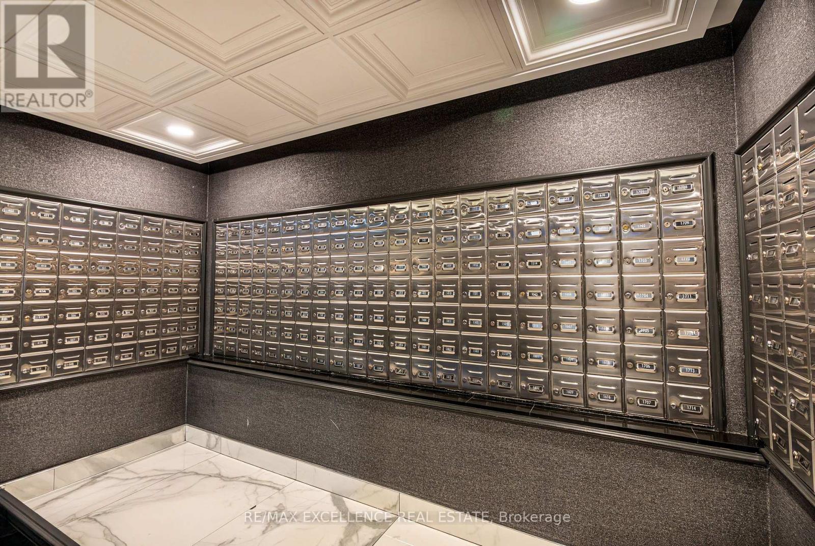 201 - 155 Hillcrest Avenue, Mississauga, ON - Indoor Photo Showing Other Room