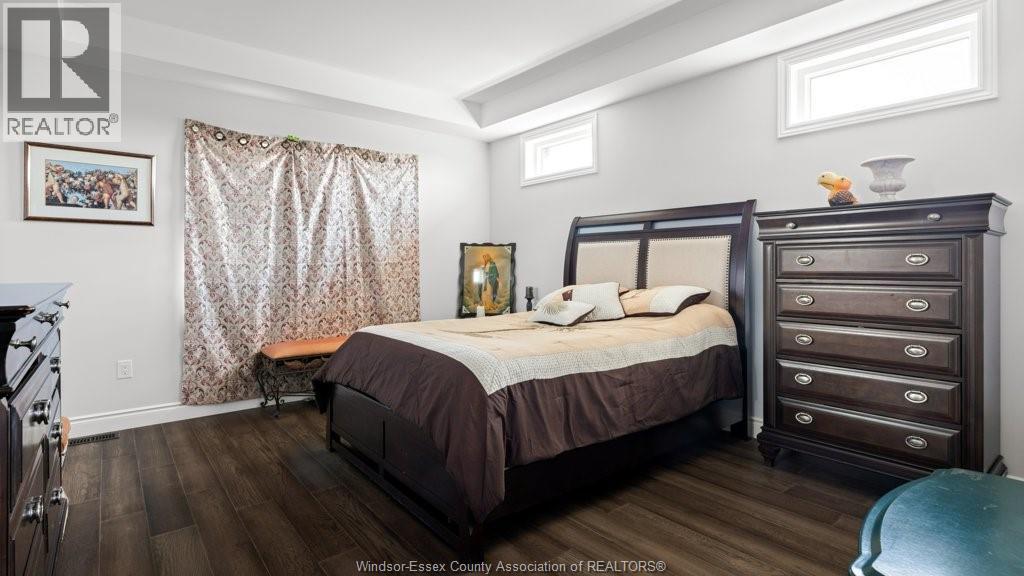 236 Mclellan, Amherstburg, ON - Indoor Photo Showing Bedroom