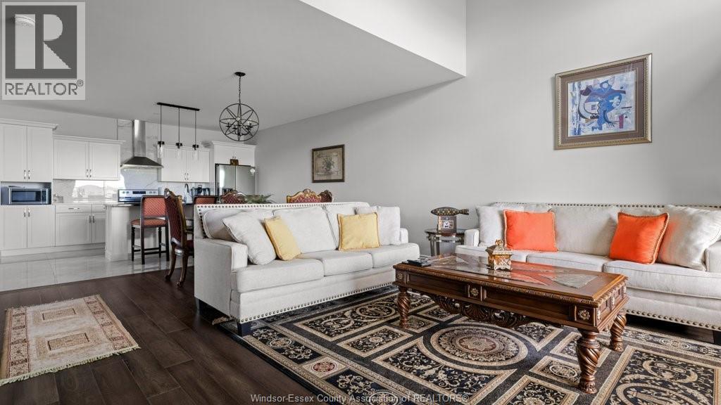 236 Mclellan, Amherstburg, ON - Indoor Photo Showing Living Room