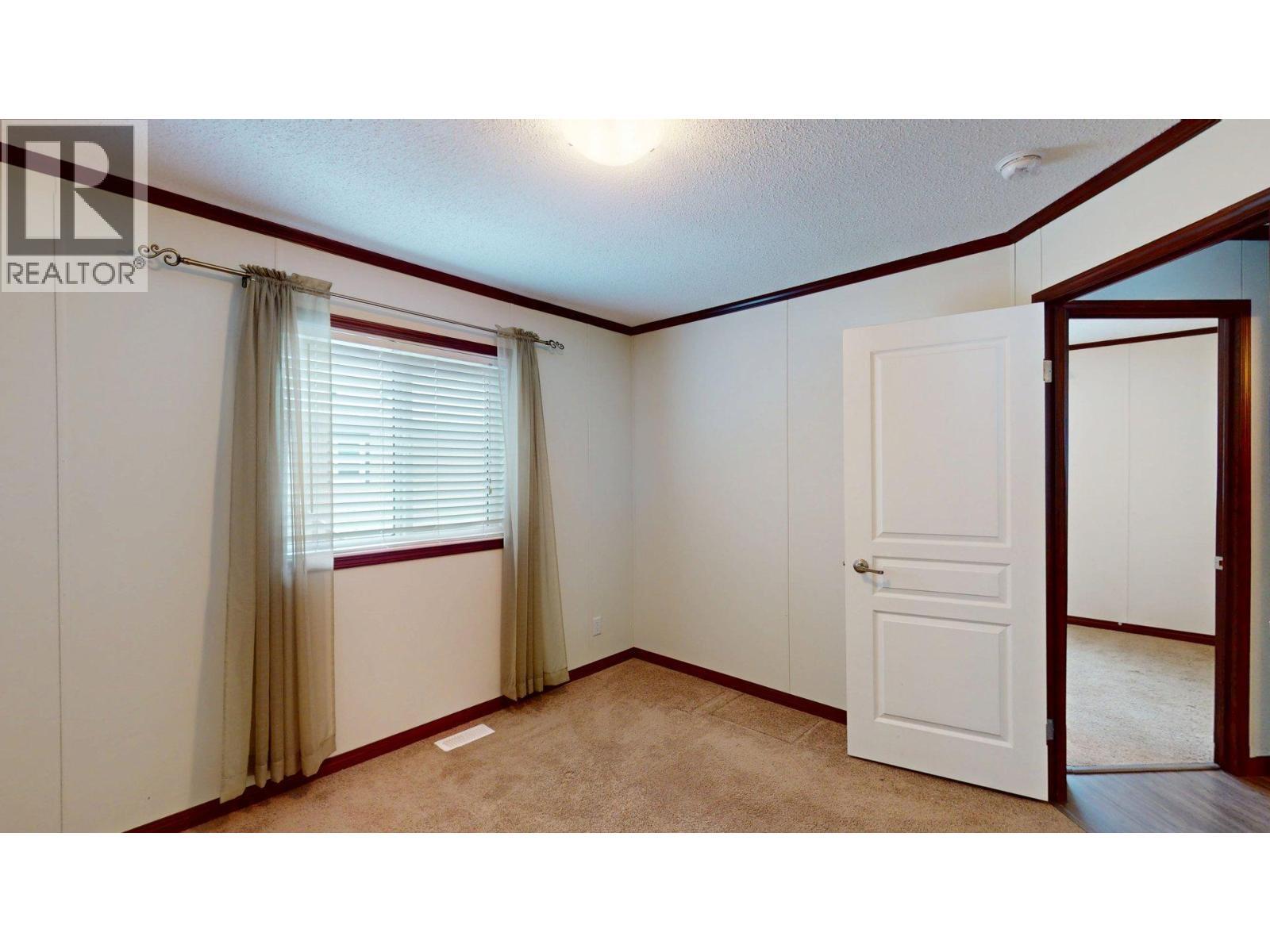 35 Wilderness Heights Way, Elkford, BC