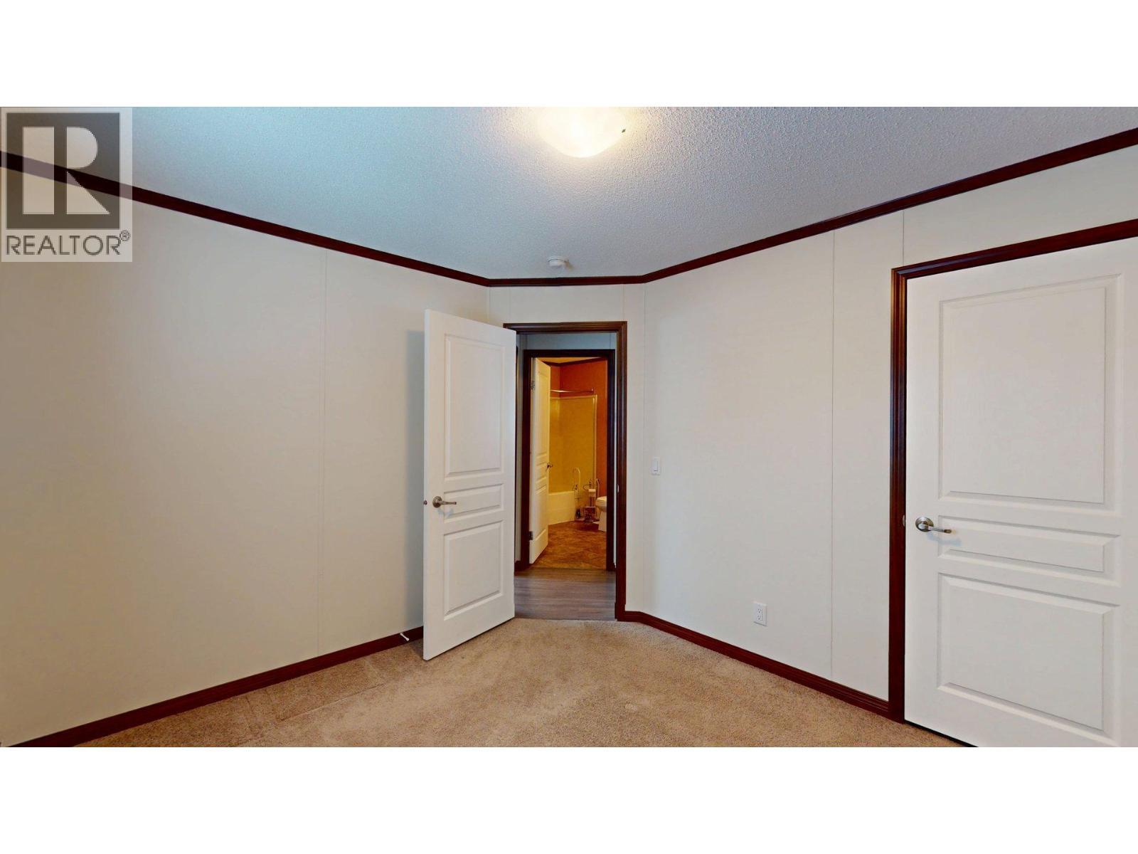 35 Wilderness Heights Way, Elkford, BC