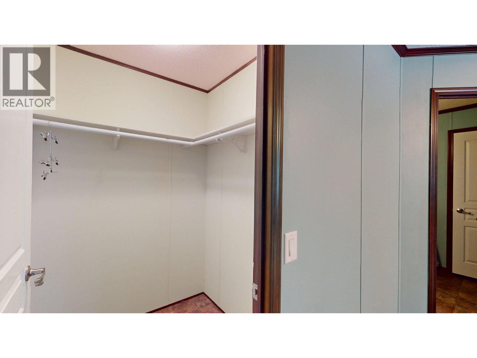 35 Wilderness Heights Way, Elkford, BC