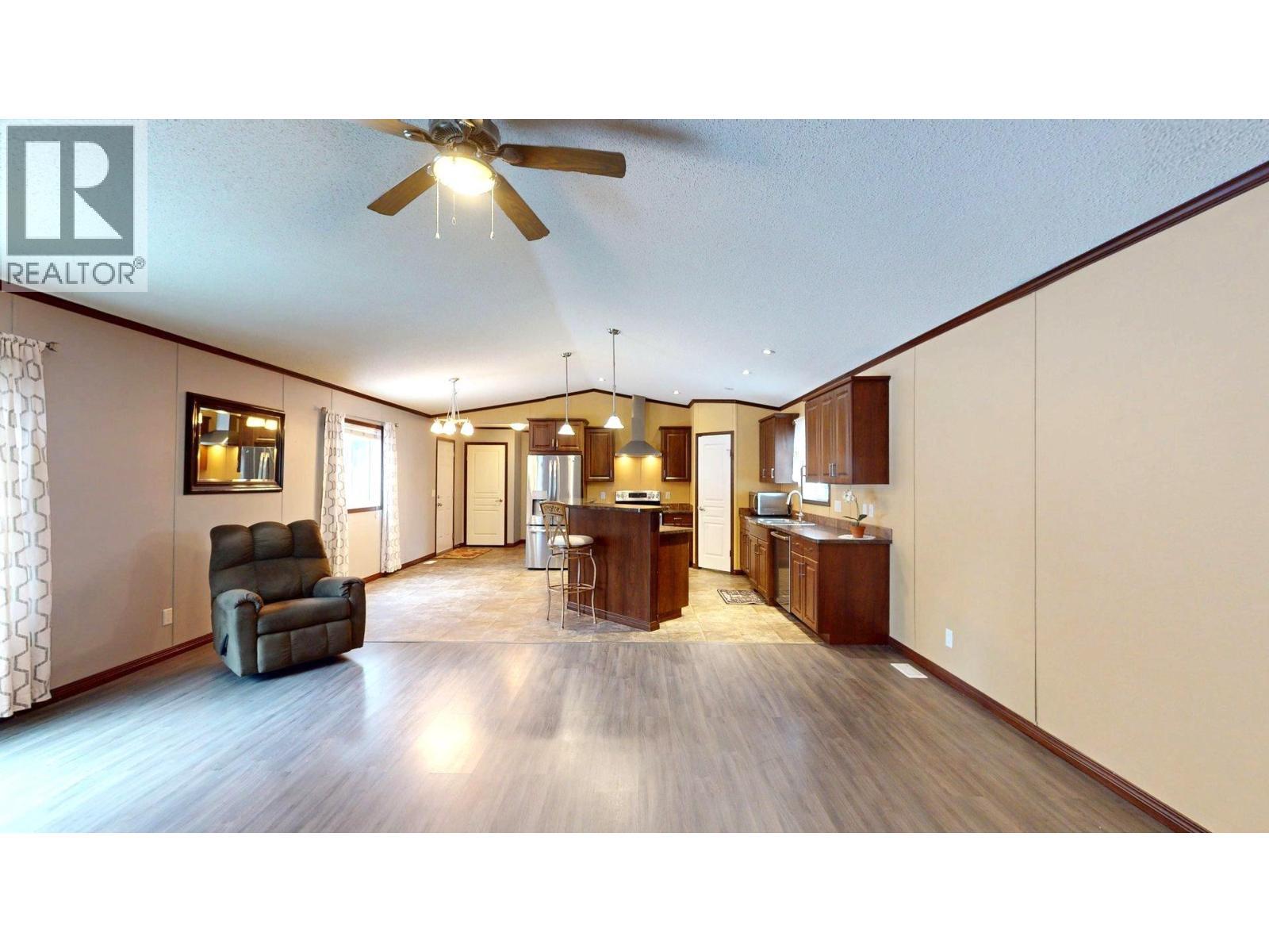 35 Wilderness Heights Way, Elkford, BC