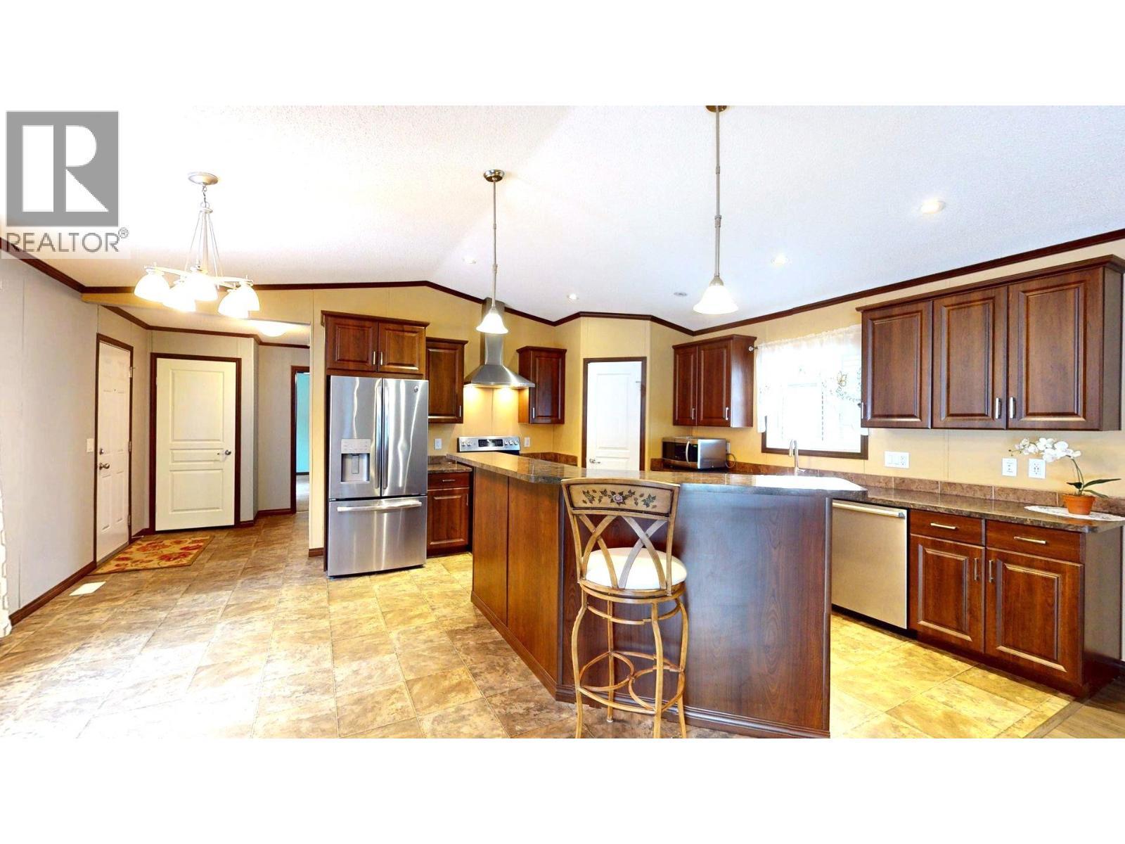 35 Wilderness Heights Way, Elkford, BC