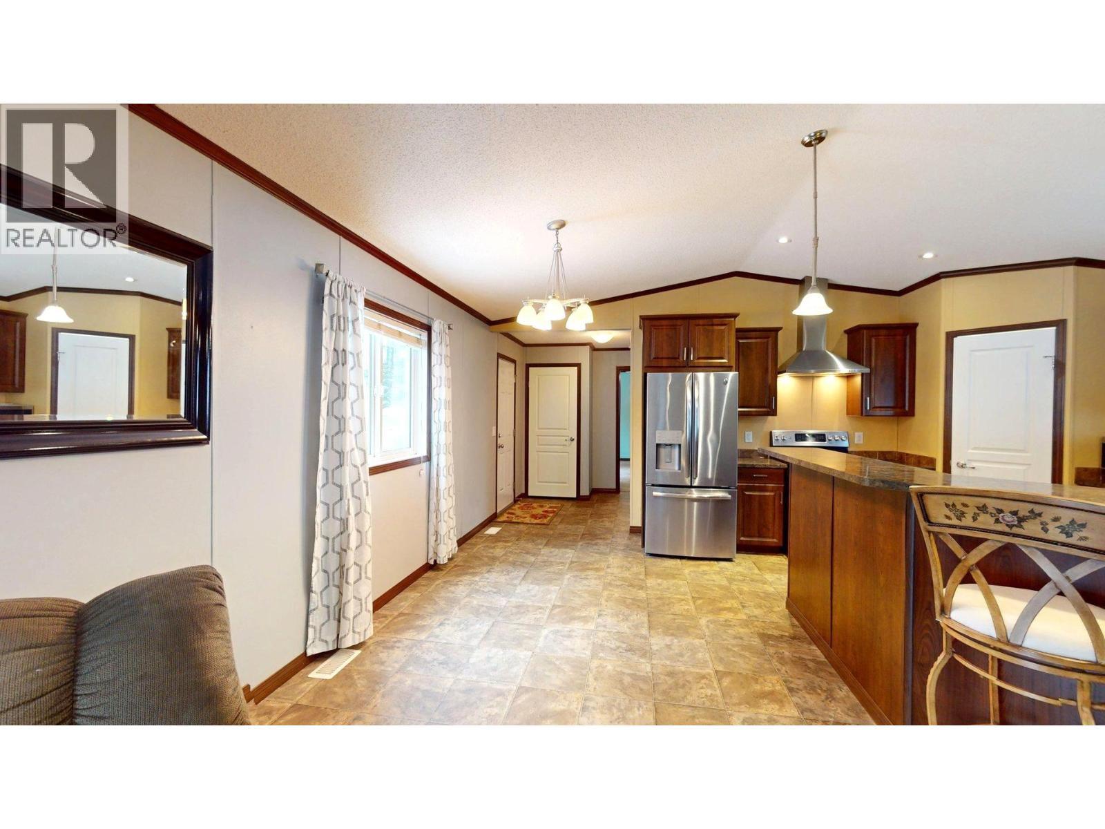 35 Wilderness Heights Way, Elkford, BC