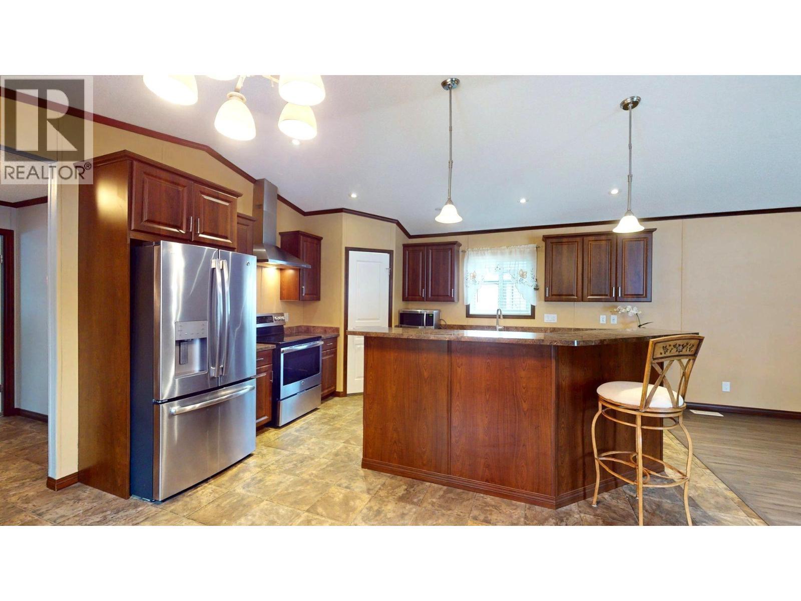 35 Wilderness Heights Way, Elkford, BC