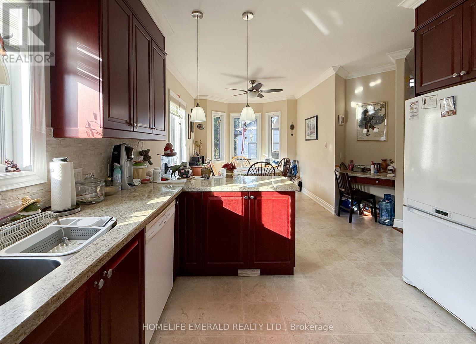 17 Tree Top Street, Essa, ON - Indoor Photo Showing Kitchen With Double Sink