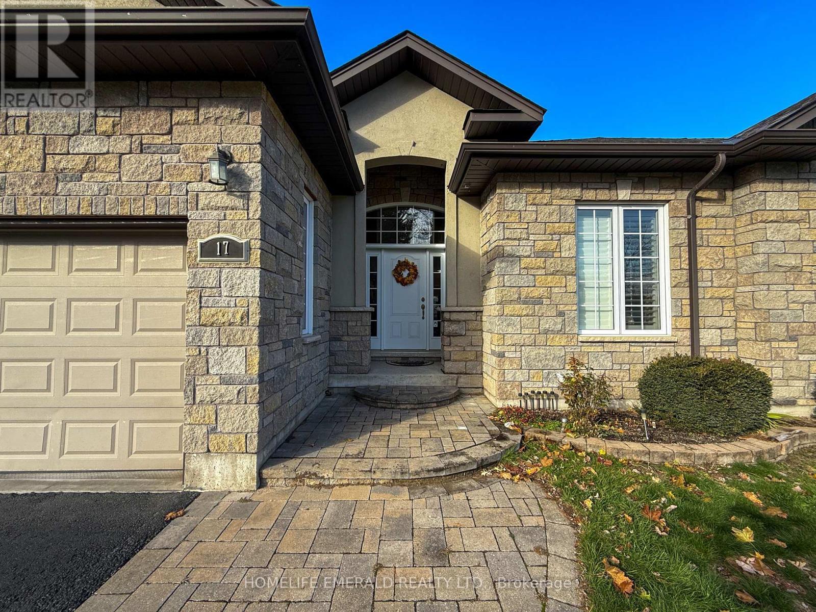 17 Tree Top Street, Essa, ON - Outdoor