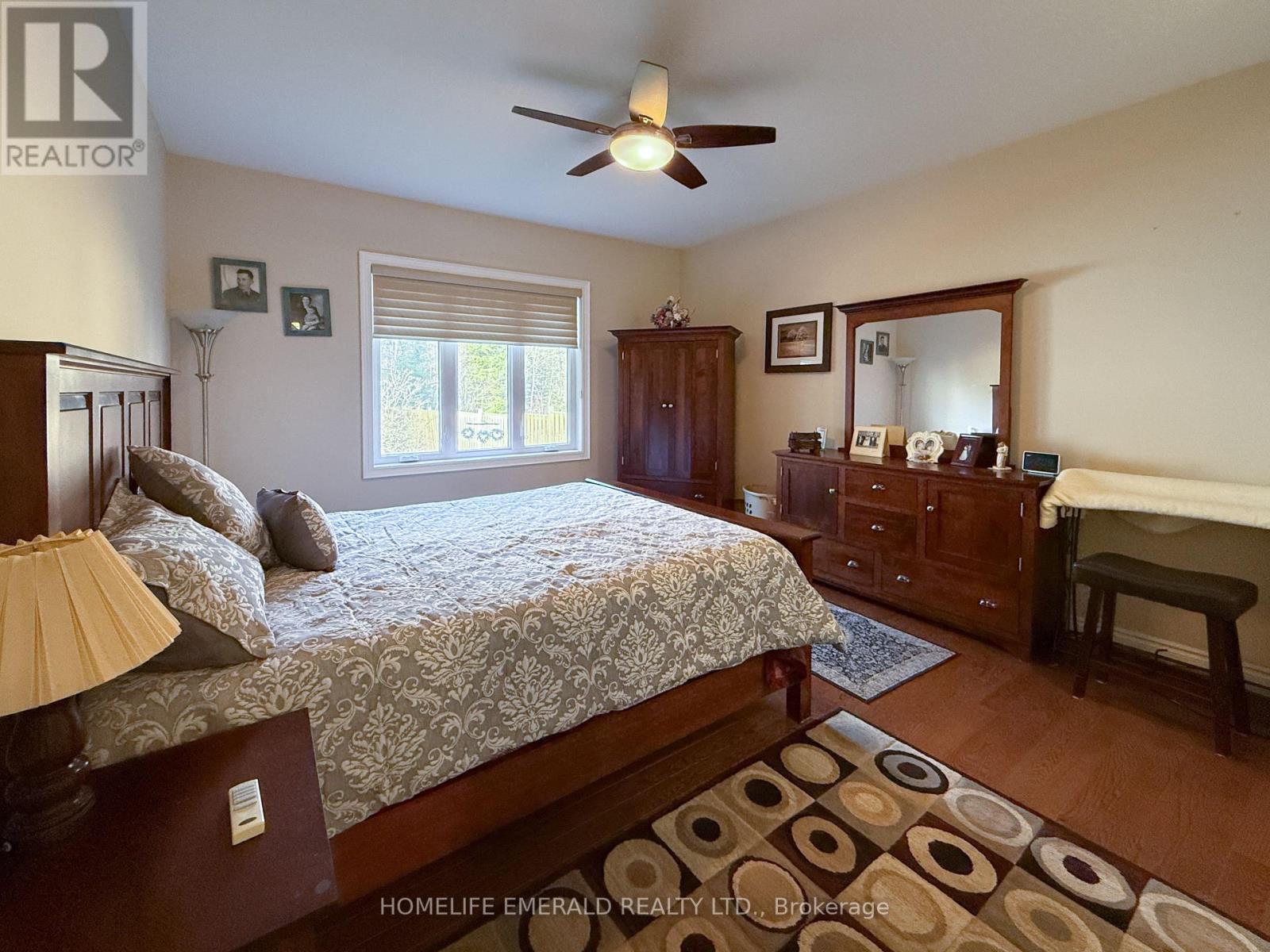 17 Tree Top Street, Essa, ON - Indoor Photo Showing Bedroom