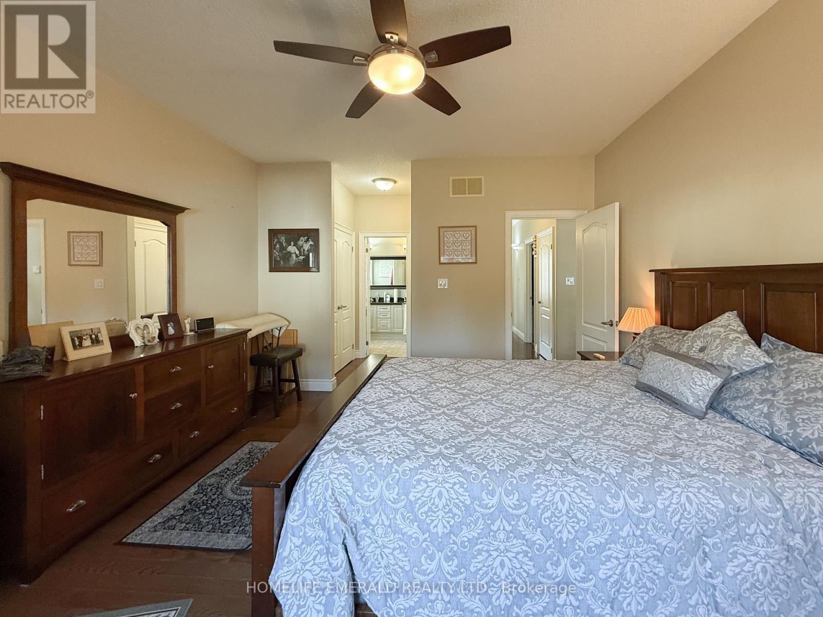 17 Tree Top Street, Essa, ON - Indoor Photo Showing Bedroom