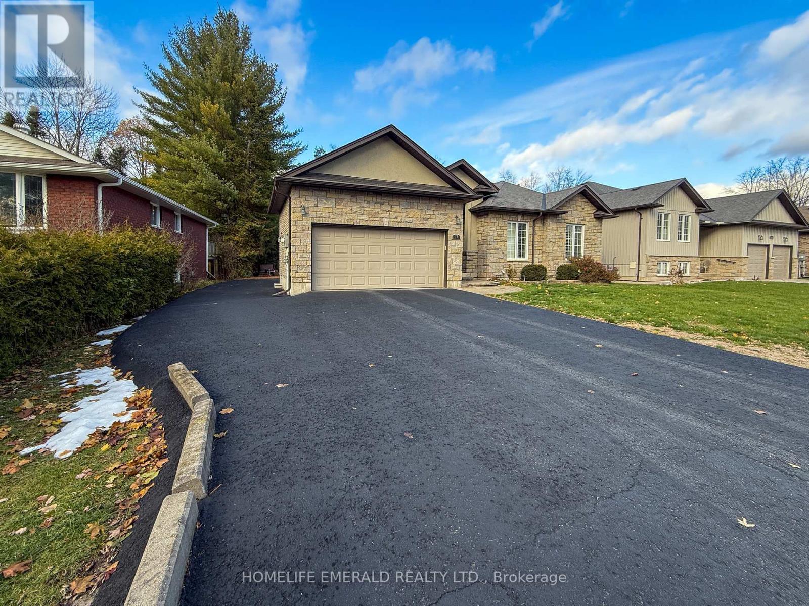 17 Tree Top Street, Essa, ON - Outdoor