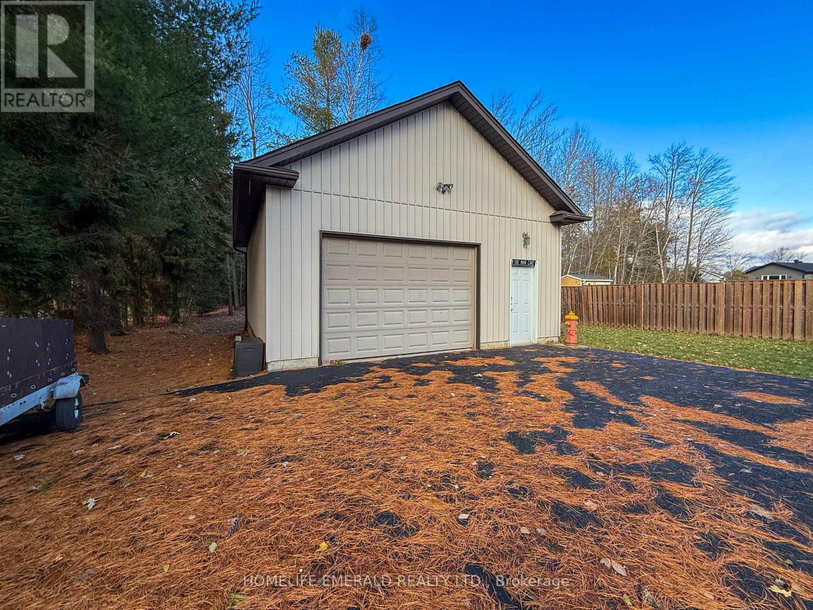 17 Tree Top Street, Essa, ON - Outdoor