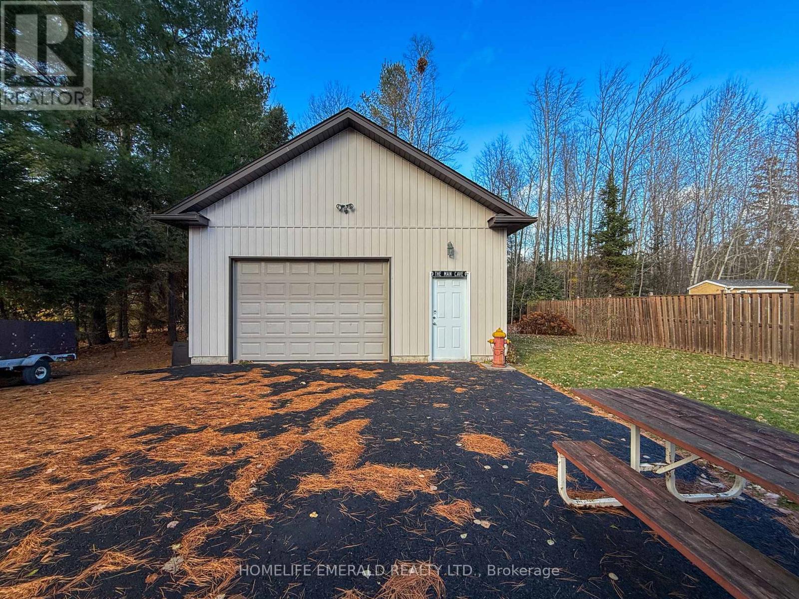 17 Tree Top Street, Essa, ON - Outdoor