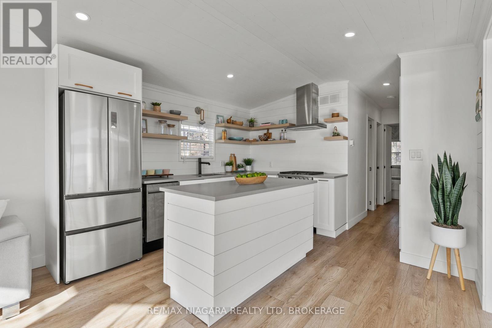 490 Empire Road, Port Colborne (Sherkston), ON