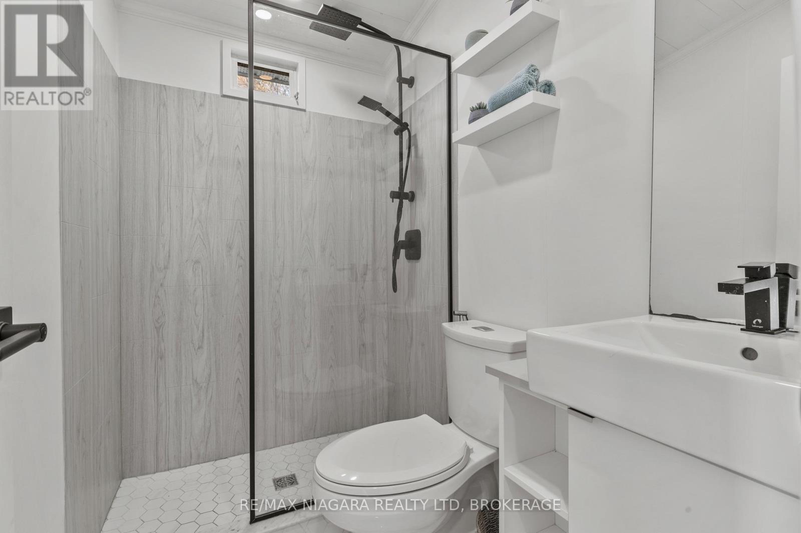 490 Empire Road, Port Colborne (Sherkston), ON