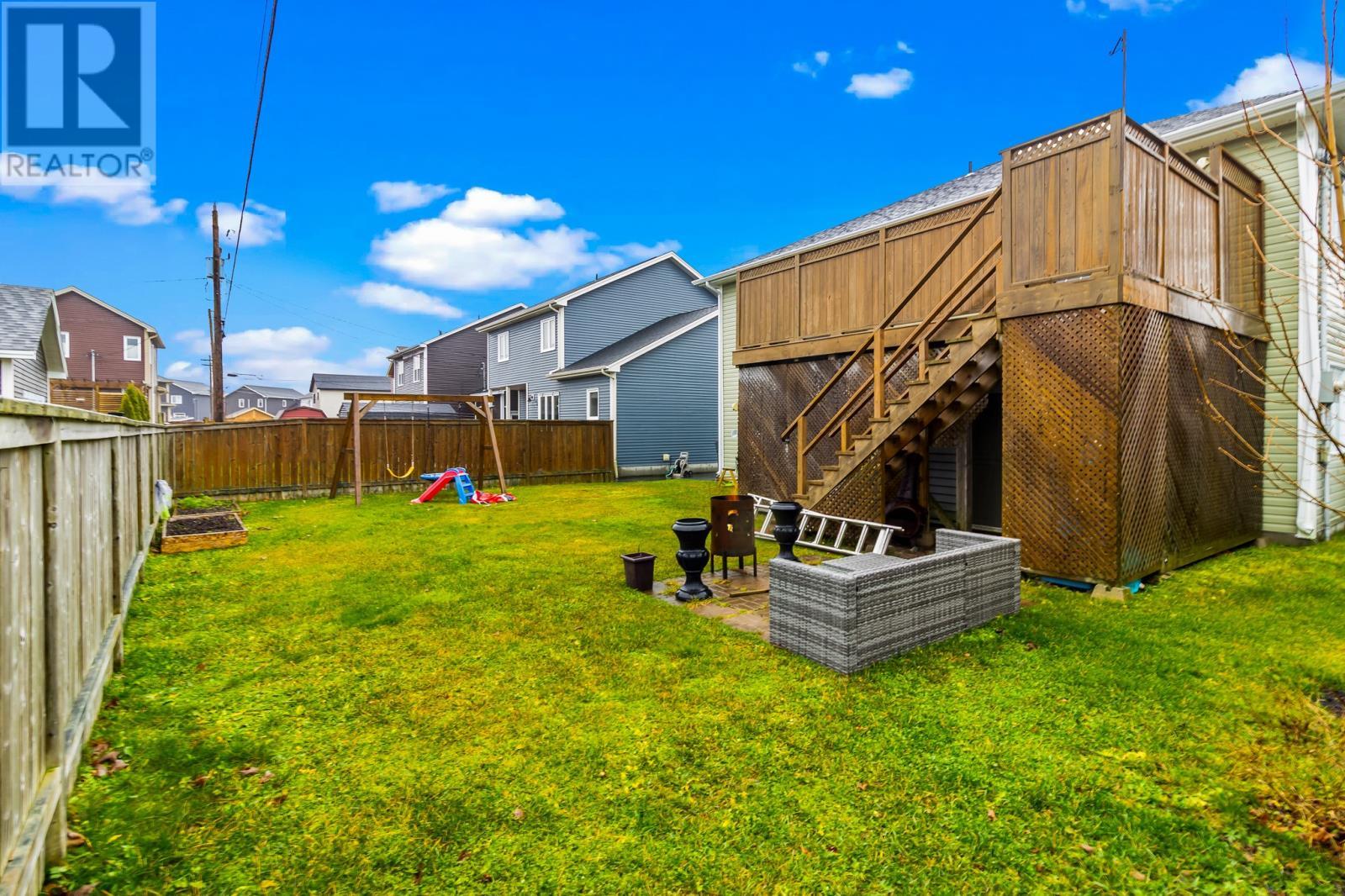 5 Lake Wynds Drive, Paradise, NL - Outdoor