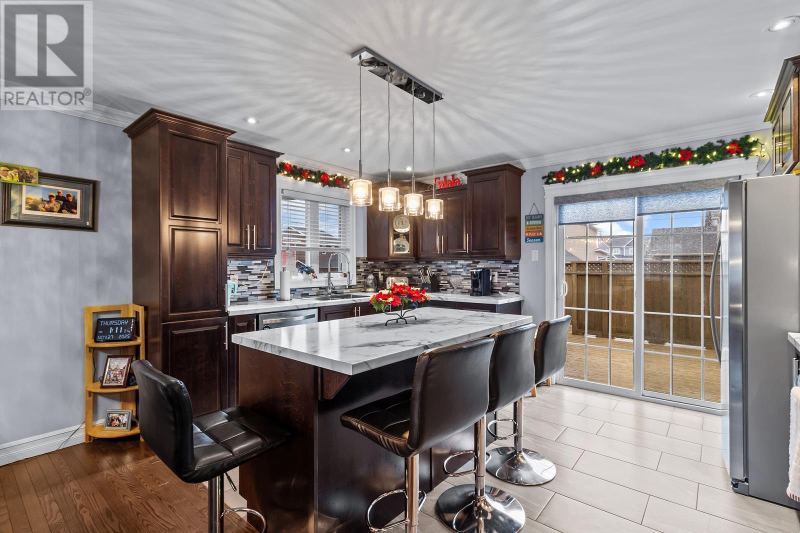 5 Lake Wynds Drive, Paradise, NL - Indoor Photo Showing Kitchen