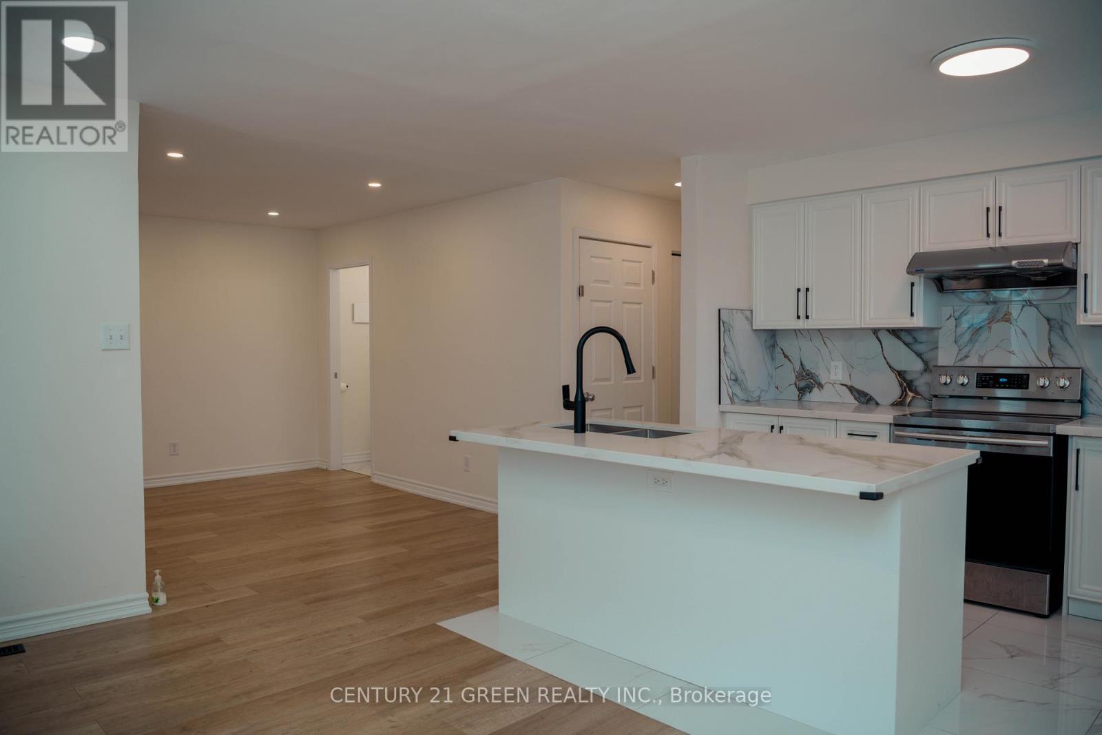 Main - 139 Rutherford Road N, Brampton, ON - Indoor Photo Showing Kitchen