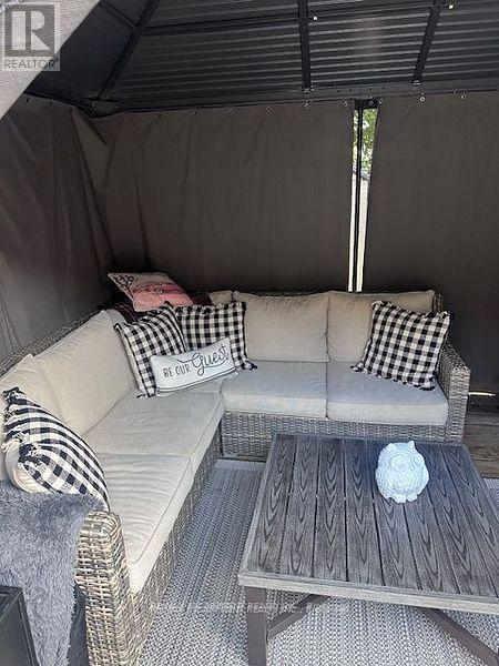 84 Barons Avenue N, Hamilton, ON -