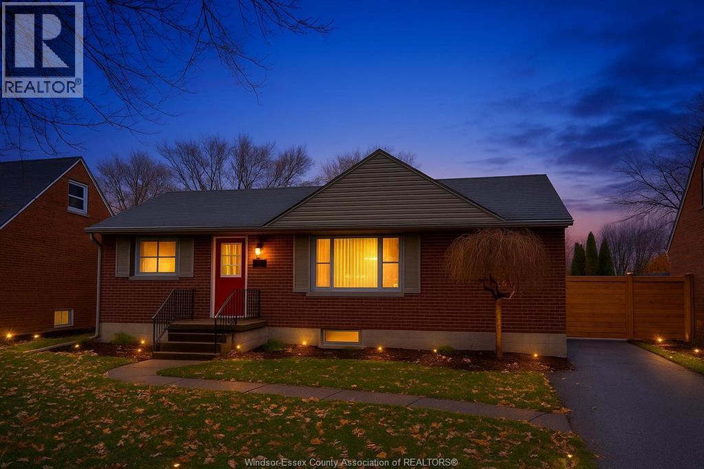 964 Parkview Avenue, Windsor, ON - Outdoor