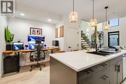 Office/Breakfast nook -