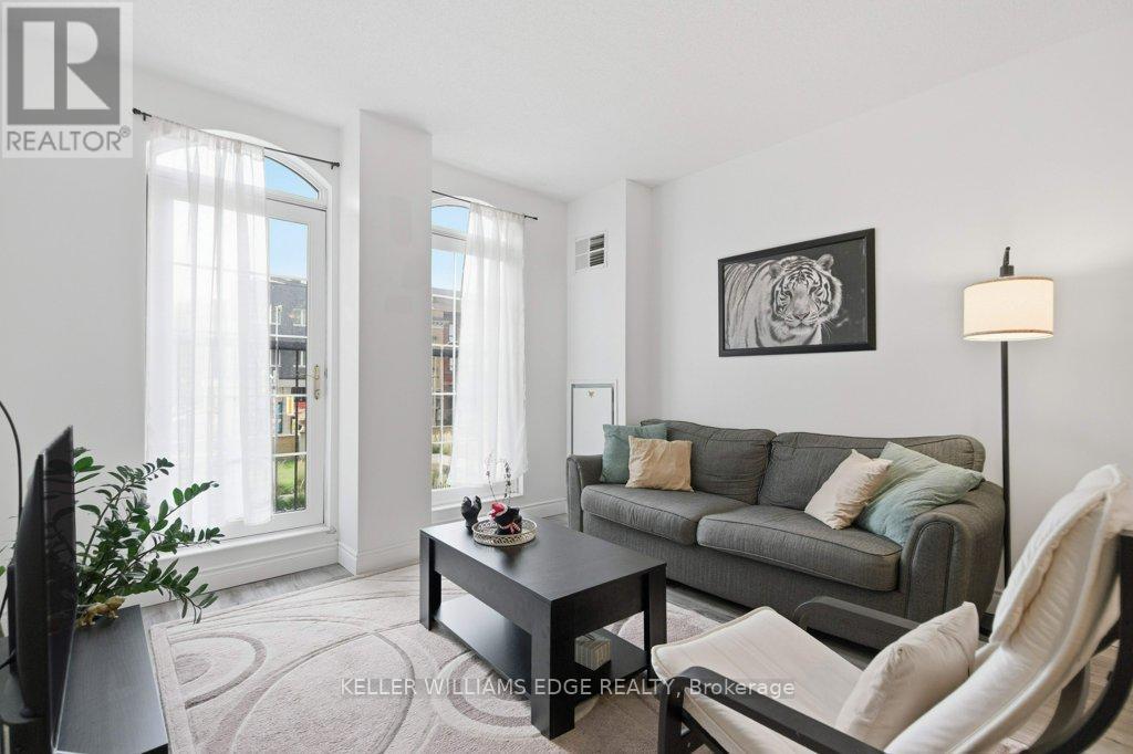 209 - 135 James Street S, Hamilton, ON - Indoor Photo Showing Living Room