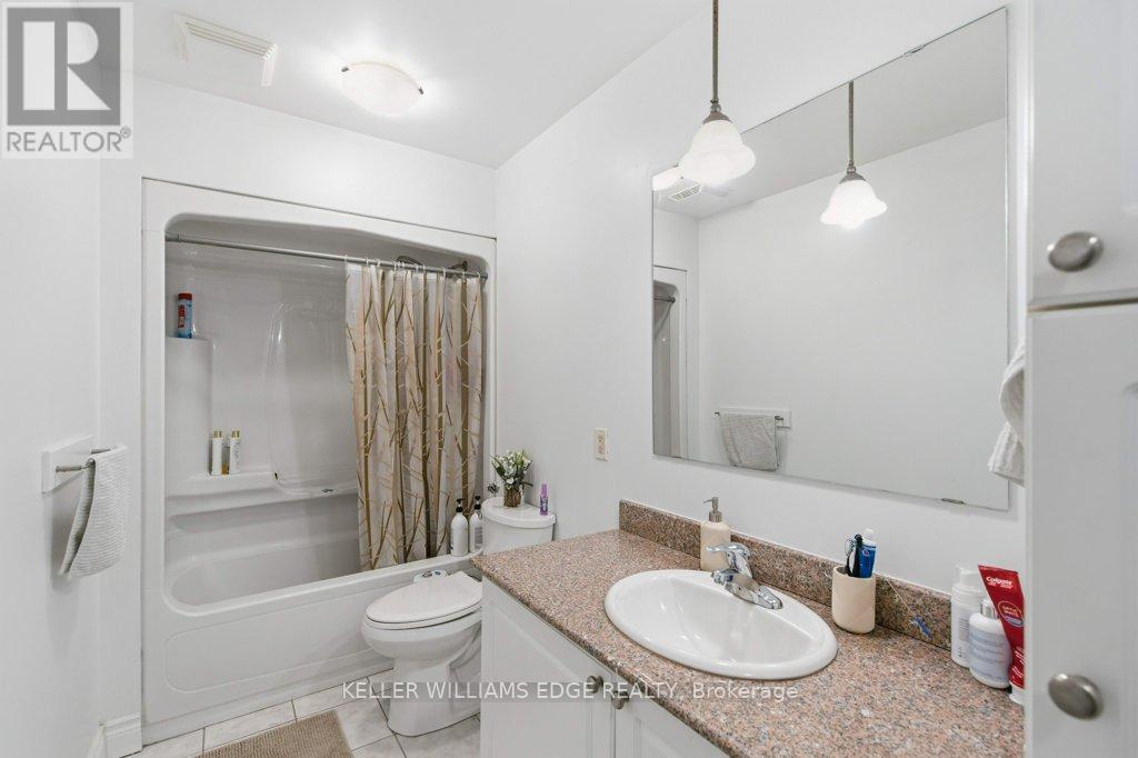 209 - 135 James Street S, Hamilton, ON - Indoor Photo Showing Bathroom