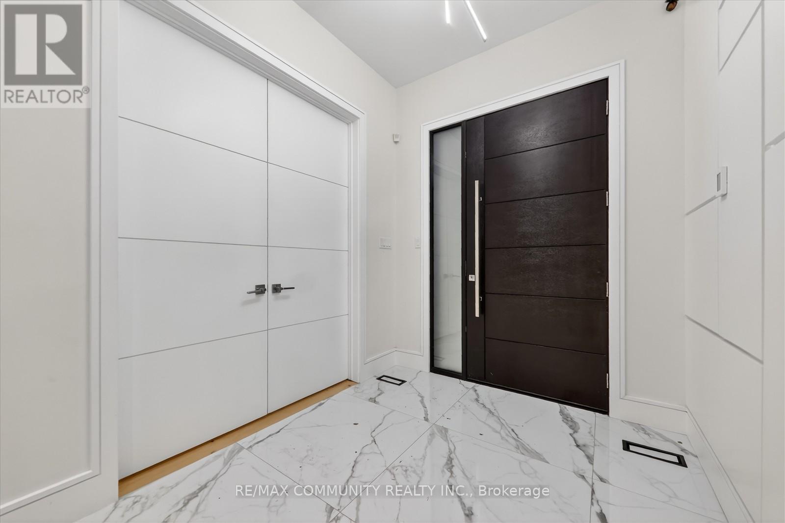 6268 Kingston Road, Toronto, ON - Indoor Photo Showing Other Room