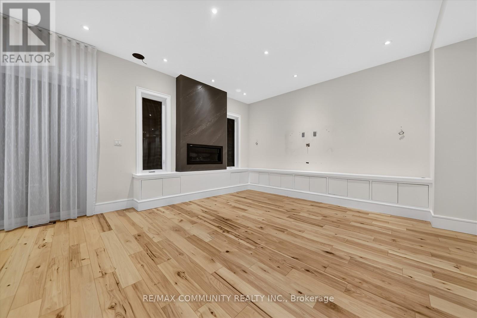 6268 Kingston Road, Toronto, ON - Indoor With Fireplace