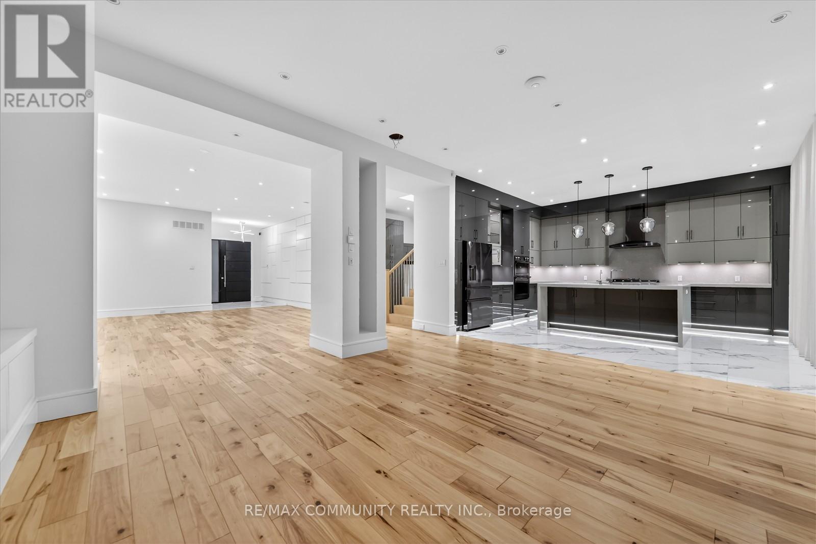 6268 Kingston Road, Toronto, ON - Indoor