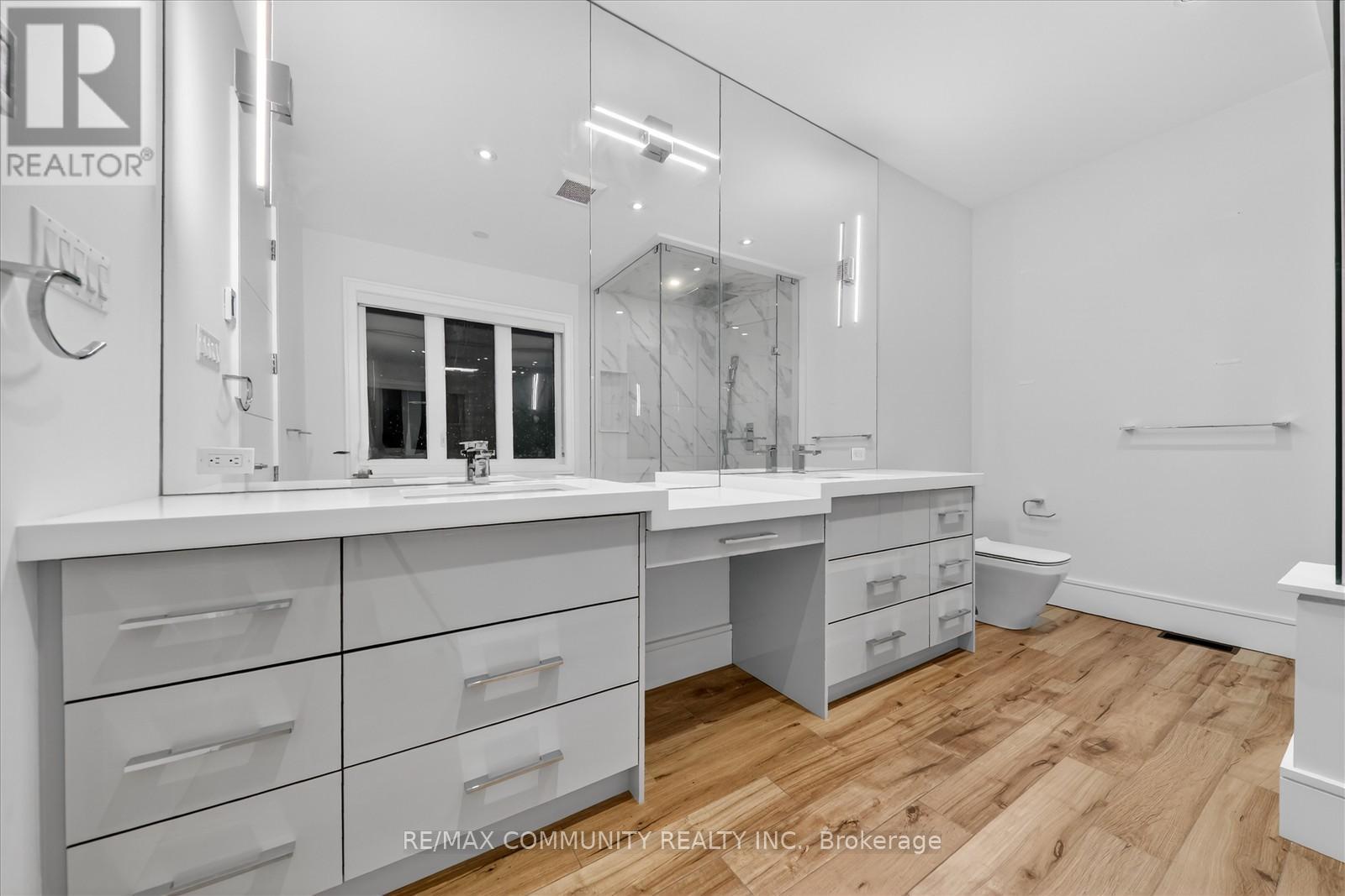 6268 Kingston Road, Toronto, ON - Indoor Photo Showing Bathroom