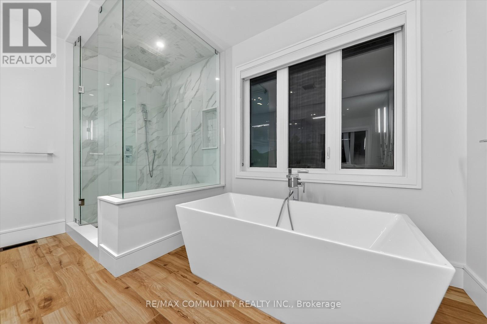 6268 Kingston Road, Toronto, ON - Indoor Photo Showing Bathroom